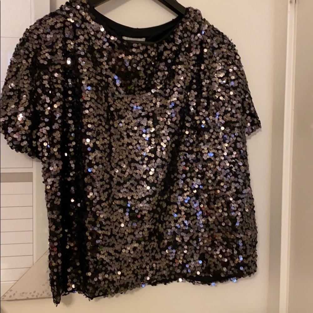 Sequence shirt